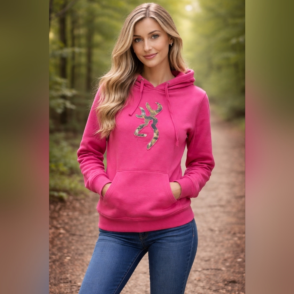Browning Pink Camo Logo Hoodie Women’s Medium Cozy Winter Style Warm